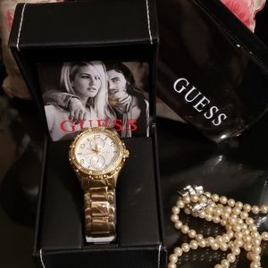 🛍GUESS Dual  Chronometer/Weekdays  Golden Tone